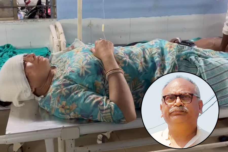 দুটি গাড়ির মুখোমুখি ধাক্কা, দুর্ঘটনায় গুরুতর জখম মন্ত্রী চন্দ্রনাথ সিনহার বোন