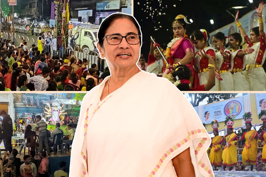 উমা বিদায়েও জাঁকজমক! জেলায় জেলায় কার্নিভালের জৌলুস দেখে আপ্লুত মুখ্যমন্ত্রী