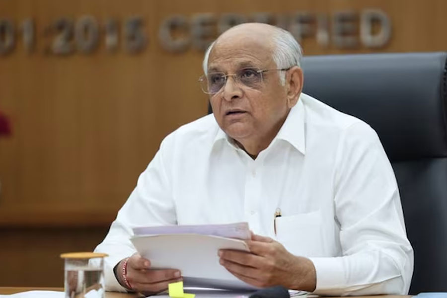 মুখ্যমন্ত্রী ছাড়া সব মন্ত্রীর পদত্যাগ গুজরাটে! হঠাৎ কী ঘটল বিজেপিশাসিত রাজ্যে?