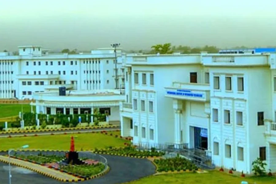 AI ব্যবহার করে ৩৬ মহিলা শিক্ষার্থীর পর্ন ছবি তৈরি! ছত্তিশগড়ে সাসপেন্ড আইটি পড়ুয়া