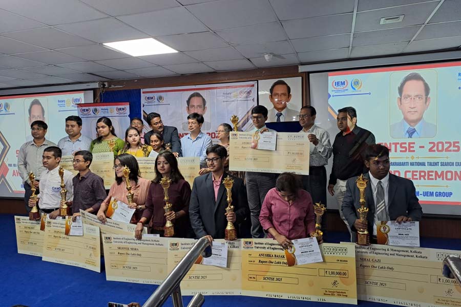 ‘SCNTSE-2025’ ট্যালেন্ট সার্চে দেশের সেরা ১০, সংবর্ধনা জানাল IEM-UEM গ্রুপ