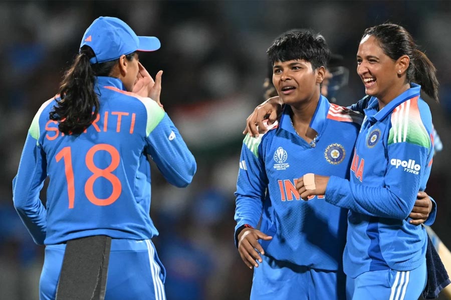 স্মৃতি-প্রতিকার ঝোড়ো শতরানে বিধ্বস্ত নিউজিল্যান্ড! বিশ্বকাপ সেমিতে উইমেন ইন ব্লু