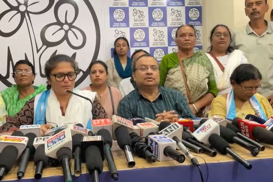 আমাদের এত ভয়! ত্রিপুরার পার্টি অফিস থেকে সাংবাদিক বৈঠক করে বিজেপিকে নিশানা তৃণমূলের