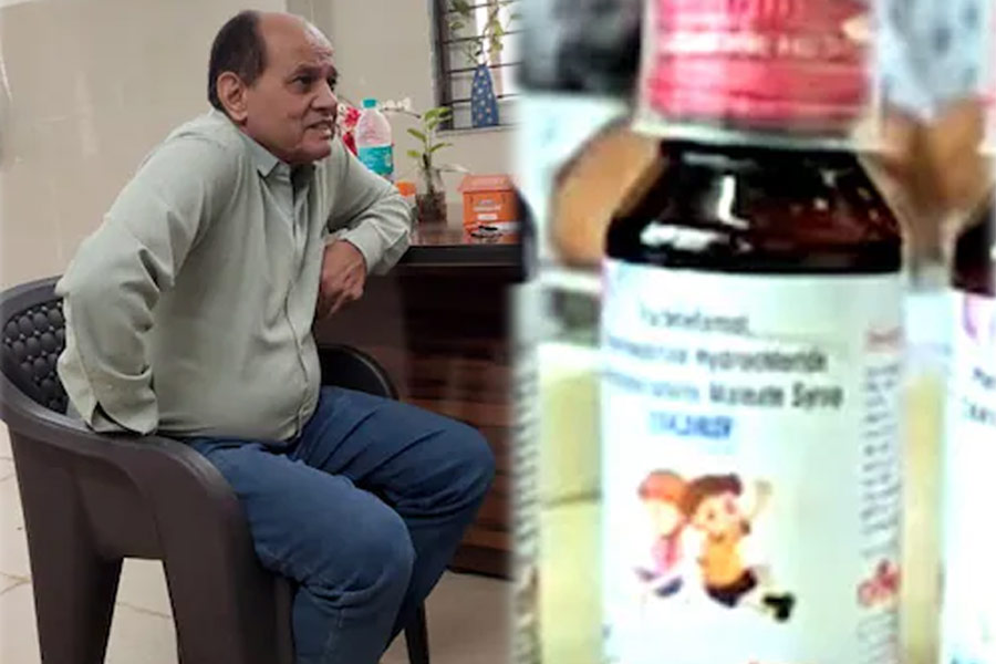 মধ্যপ্রদেশে ‘বিষাক্ত’ কফ সিরাপ খেয়ে ১০ শিশুর মৃত্যু! গ্রেপ্তার চিকিৎসক