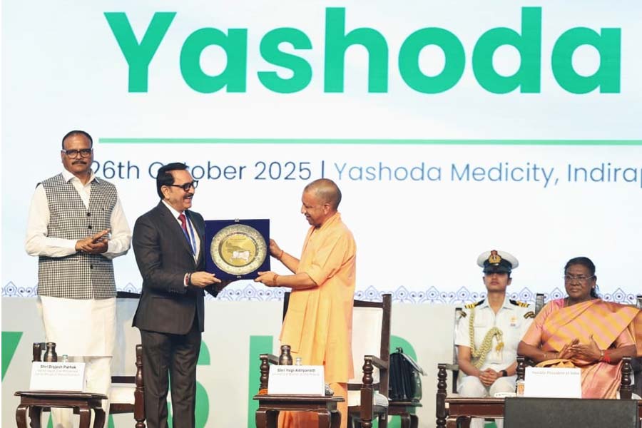 ‘দিল্লি নয়, এবার উত্তরপ্রদেশেই বিশ্বমানের চিকিৎসা’, গাজিয়াবাদে হাসপাতাল উদ্বোধনে বললেন যোগী