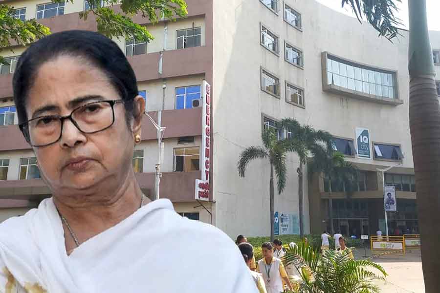 ‘ভুল করলে ক্ষমা, মেয়েকে ন্যায়বিচার দিন’, মমতার কাছে কাতর আর্জি দুর্গাপুরের নির্যাতিতার বাবার