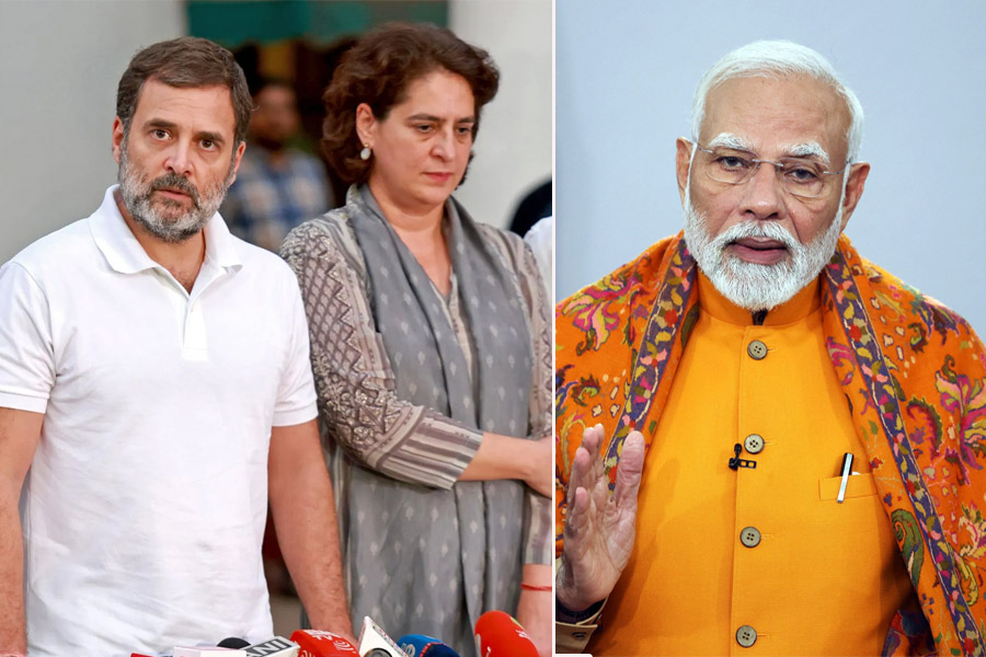 তালিবানে সাংবাদিক সম্মলেনে ব্রাত্য মহিলারা, নারীশক্তির অপমানে ‘দুর্বল’ প্রধানমন্ত্রীকে বিঁধলেন রাহুল-প্রিয়াঙ্কা