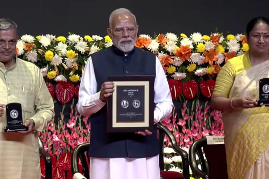 RSS-এর শতবর্ষে ডাক টিকিট ও মুদ্রা প্রকাশ মোদির, সংঘের প্রশংসায় পঞ্চমুখ প্রধানমন্ত্রী