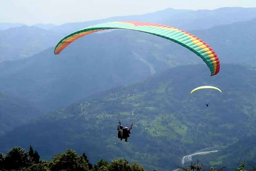 ডুয়ার্সের খুব কাছেই প্যারাগ্লাইডিংয়ের ব্যবস্থা, রোমাঞ্চে মোড়া এই জায়গাটিতে যাবেন নাকি?