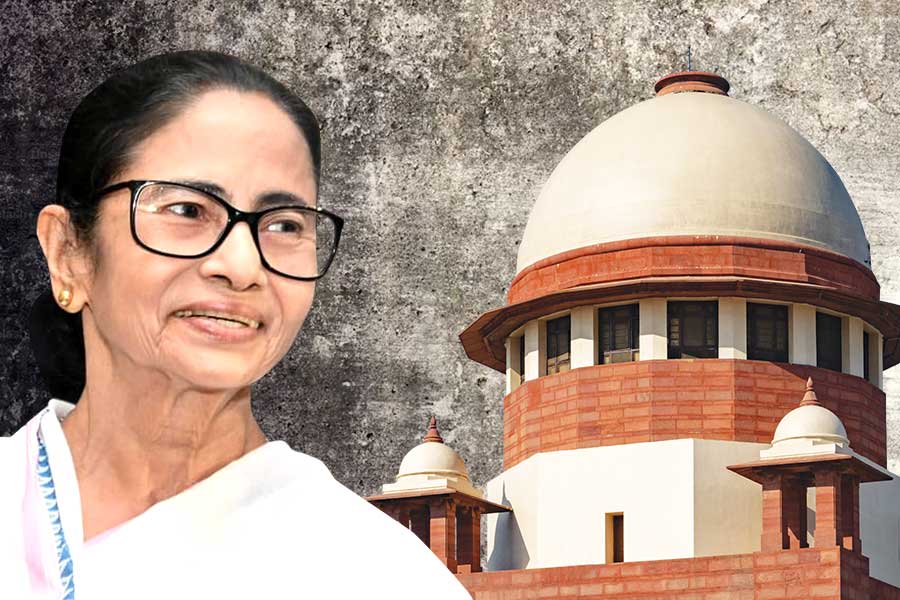 বড় জয় মমতার, সুপ্রিম কোর্টে ধোপে টিকল না অবমাননার মামলা