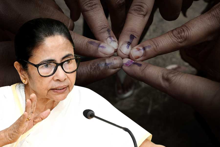 ‘আগুন নিয়ে খেলবেন না’, NRC, SIR নিয়ে কেন্দ্রকে হুঁশিয়ারি মুখ্যমন্ত্রীর