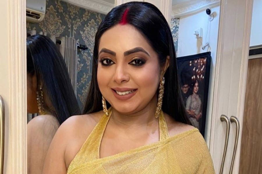শুটিংয়ের মাঝে ‘চোখে অন্ধকার’! হাসপাতাল থেকে ফিরে অভিজ্ঞতা শোনালেন শ্রীময়ী