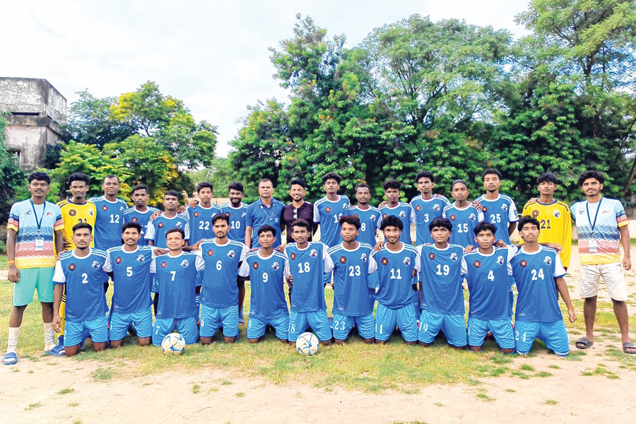 লক্ষ্য রাজ্য সেরা হওয়া, বীরভূমের আদিবাসী ছেলেদের নিয়ে স্বপ্ন শান্তিনিকেতন ট্রাইবাল অ্যাকাডেমির
