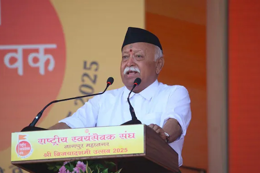 ‘আত্মনির্ভরশীলতাই এগিয়ে যাওয়ার একমাত্র উপায়’, মোদির সুরেই স্বদেশি পণ্য কেনার ডাক ভাগবতের