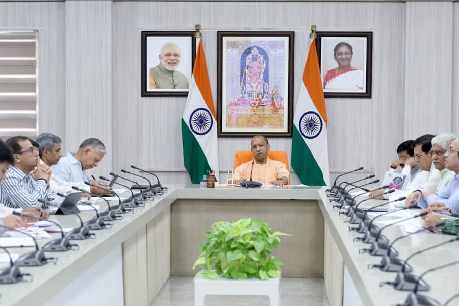 উত্তরপ্রদেশে বিদেশি বিনিয়োগ টানতে বড় উদ্যোগ, ‘ইনভেস্ট ইউপি’ পুনর্গঠনের সিদ্ধান্ত যোগীর