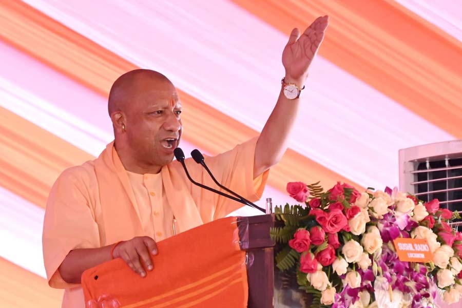 জাতপাতের রাজনীতি করে কংগ্রেস-আরজেডি, ওরা রামবিরোধী, মাফিয়াদের রক্ষক, তোপ যোগীর