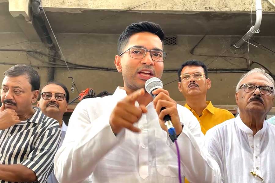 ‘NRC আত্মহত্যায়’ শাহ-জ্ঞানেশকে দায়ী করলেন অভিষেক, পানিহাটি থেকে স্লোগান, ‘জাস্টিস ফর প্রদীপ কর’