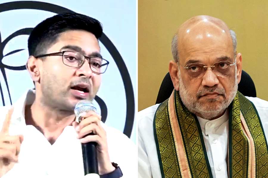 ‘অমিত শাহের বিরুদ্ধে FIR হওয়া উচিত’, ‘NRC আতঙ্কে’ পানিহাটিতে প্রৌঢ়ের মৃত্যুতে তোপ অভিষেকের
