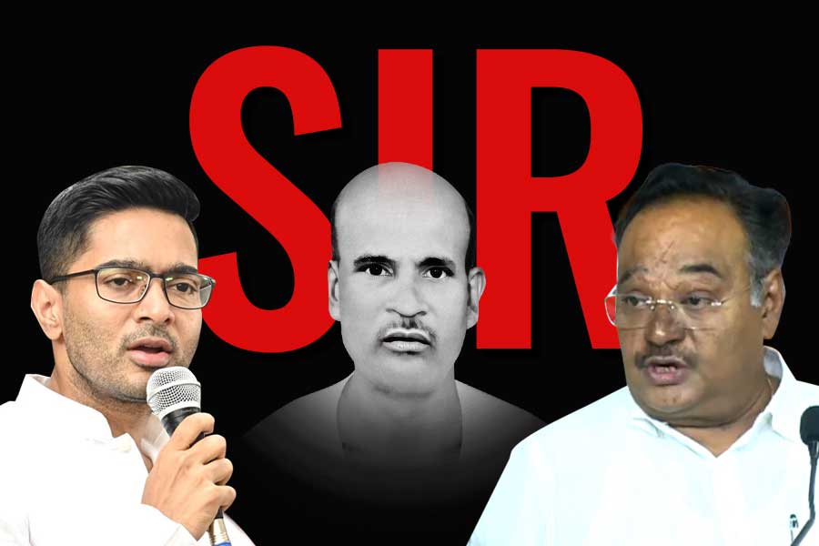 ‘পোস্টে বেঁধে সার্টিফিকেট চাইবেন’, SIR ইস্যুতে পরামর্শ অভিষেকের