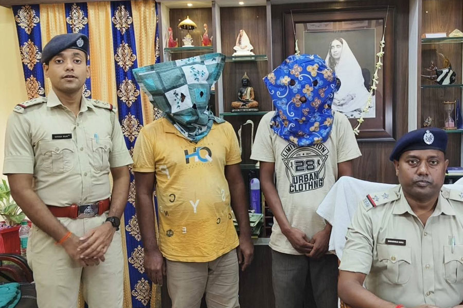 একাধিক জেলায় আইসিডিএস কেন্দ্রের চাল চুরি করে বিক্রি! বাঁকুড়ায় গ্রেপ্তার ২ ‘গুণধর’