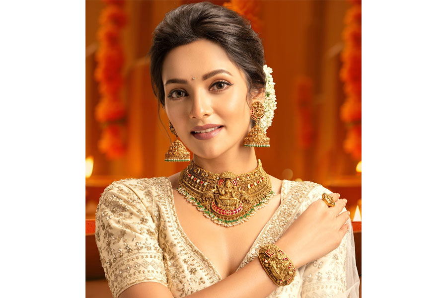 লক্ষ্মীর রূপে ভূষিত ‘ধনলক্ষ্মী কালেকশন’! নজরকাড়া সমাহারে হাজির বি.সি. সেন জুয়েলার্স
