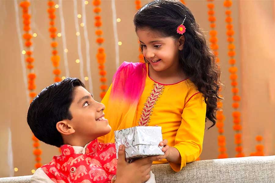 ভাইফোঁটার উপহার হোক স্মার্ট! বেছে নিতে পারেন এই গিফটগুলি থেকে