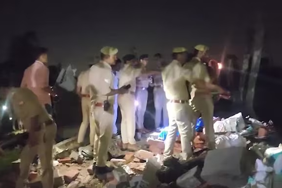 অযোধ্যায় ভয়াবহ বিস্ফোরণে মাটিতে মিশল গোটা বাড়ি, মৃত অন্তত ৫, কী বলছেন যোগী?