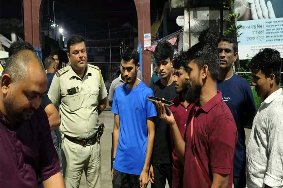 মুড়িগঙ্গার দুর্ঘটনায় সাগরে আটকে থাকা ১২ বাংলাদেশিকে ফেরত পাঠালো ভারত