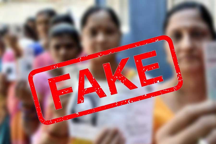 অনুপ্রবেশকারীদের হাতে জাল নথি! SIR-এ কীভাবে চিহ্নিত করবে কমিশন?