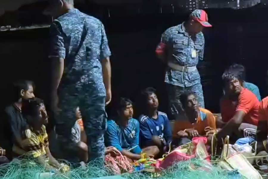 মাছ ধরতে গিয়ে বাংলাদেশে আটক বাংলার ১৪ মৎস্যজীবী, দ্রুত মুক্তির দাবি পরিবারের