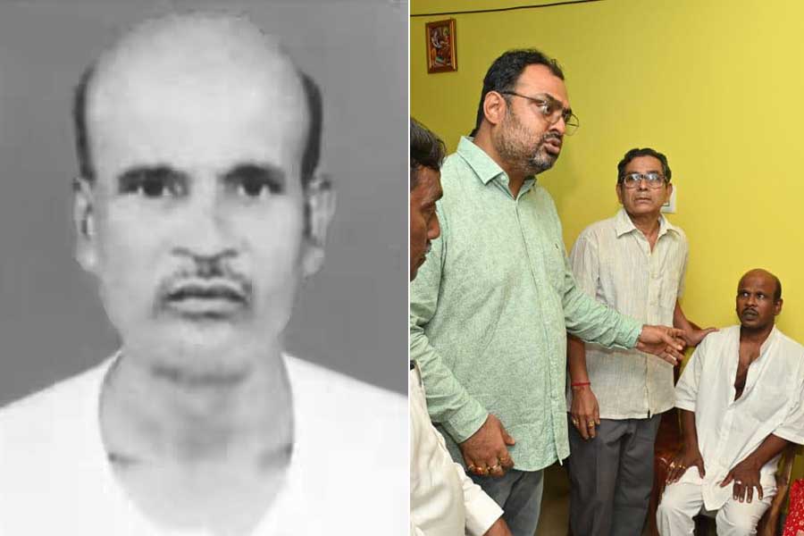 ‘কেন্দ্র আতঙ্কের পরিবেশ তৈরি করছে’, প্রদীপ করের মৃত্যুর তদন্ত চেয়ে খড়দহ থানায় FIR পরিবারের