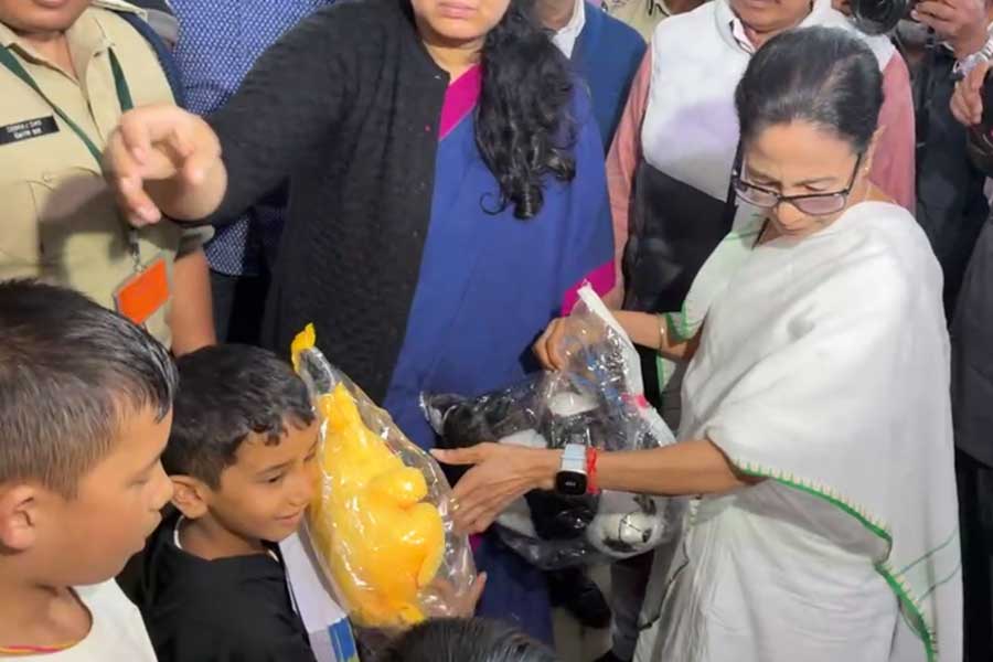 দুর্যোগ বিধ্বস্ত দার্জিলিং থেকে বিজেপিকে তোপ মমতার
