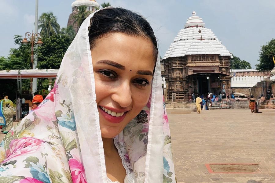‘জাতীয়স্তরেও ভালো রেজাল্ট করুক রক্তবীজ ২’, পুরীতে পুজো দিলেন মিমি