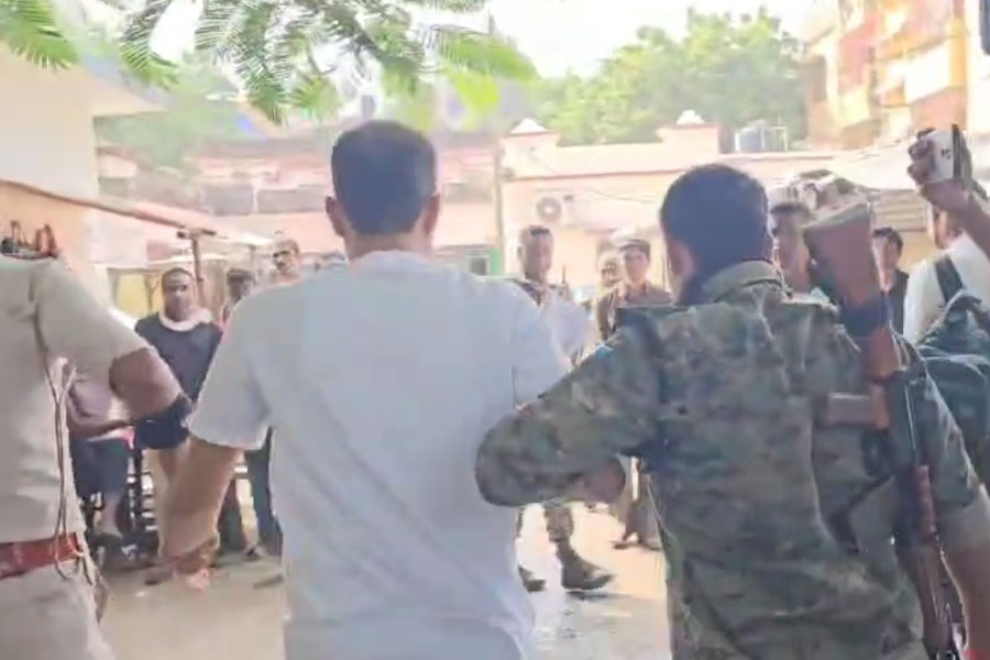 রামপুরহাটে ‘ধর্ষণ’, ছাত্রীর টুকরো দেহ উদ্ধারে আদালতে চার্জগঠন, নিজেকে নির্দোষ দাবি শিক্ষকের