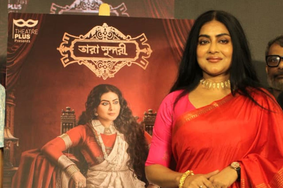 ‘তারাসুন্দরী বহুমুখী অভিনেত্রী হয়েও অবহেলিত’, প্রথম নাট্য প্রযোজনা নিয়ে মুখ খুললেন গার্গী