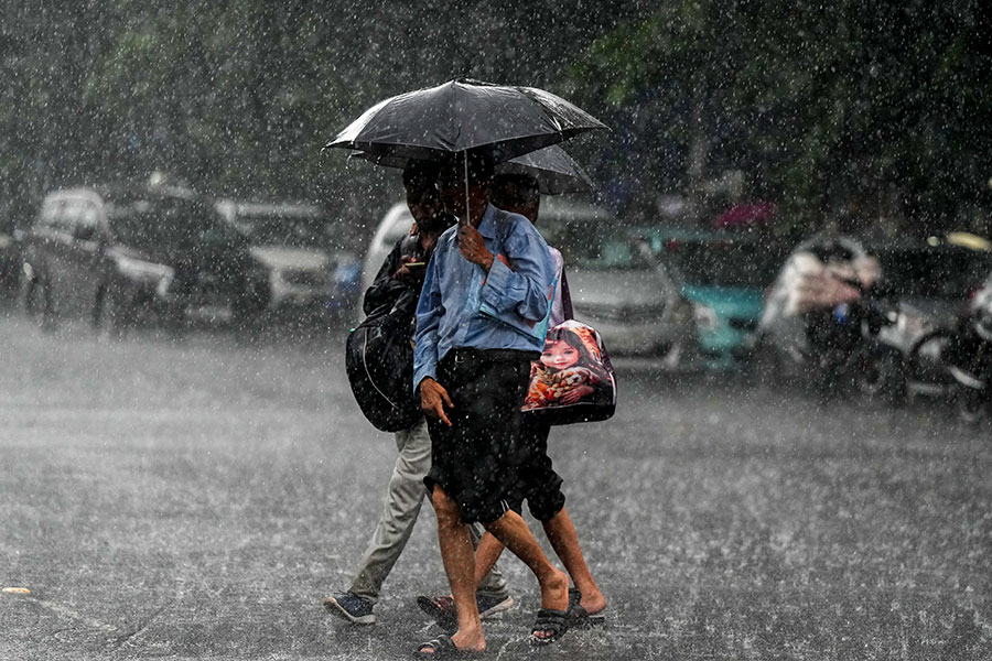 দুর্যোগ উত্তরবঙ্গে, জারি লাল সতর্কতা! দক্ষিণবঙ্গের আবহাওয়া কেমন?