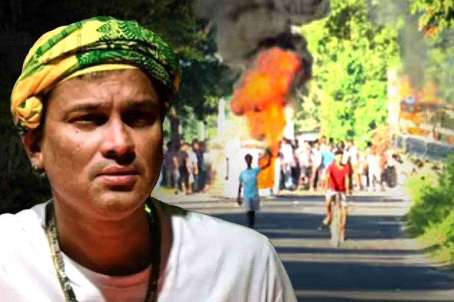 জুবিনের মৃত্যুর ‘বদলা’ নিতে পুলিশ কনভয়ে অভিযুক্তদের উপর হামলা, জ্বলছে অসম!