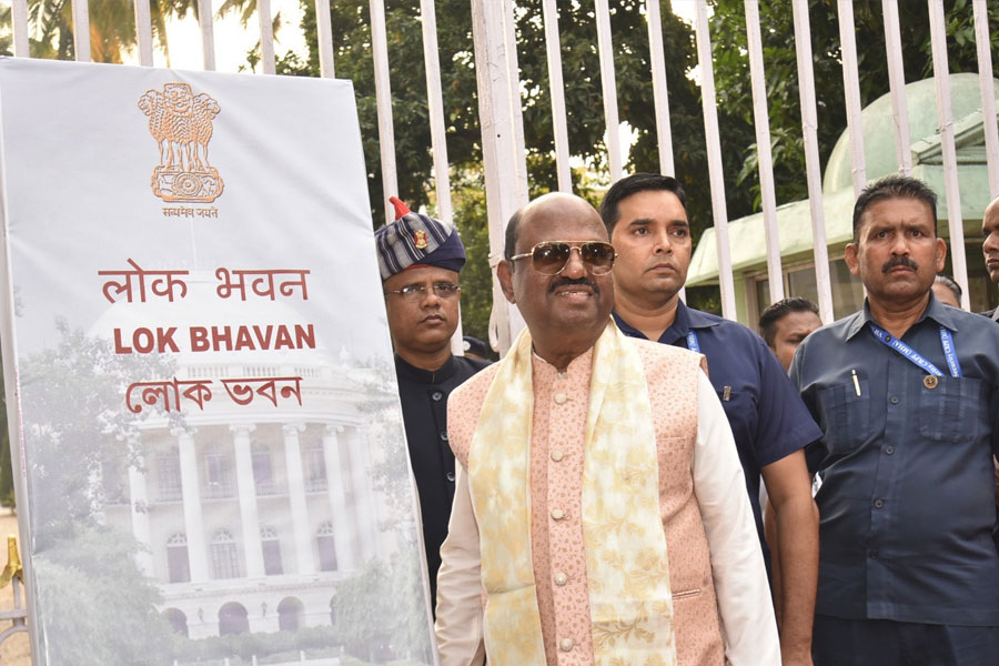 ঔপনিবেশিকতা সরিয়ে নতুন নাম পাচ্ছে রাজভবন, রাজ্যপাল বোসের আবেদনে অনুমোদন কেন্দ্রের