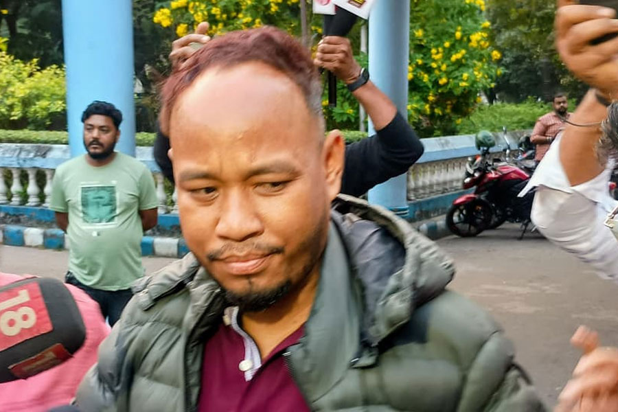 ৭২ ঘণ্টা পরও আত্মসমর্পণ করেননি, স্বর্ণ ব্যবসায়ী খুনে বিডিও প্রশান্তের বিরুদ্ধে জারি গ্রেপ্তারি পরোয়ানা