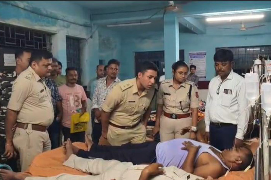 নিষিদ্ধ কফ সিরাপ উদ্ধারে গিয়ে বিএসএফের হাতে আক্রান্ত পুলিশ! আহত একাধিক পুলিশকর্মী