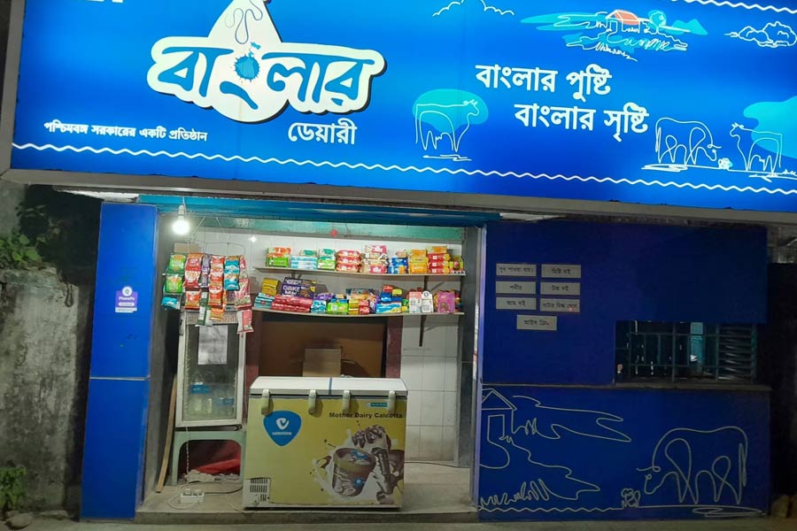 একলাফে লিটার প্রতি ৪ টাকা মূল্যবৃদ্ধি! দেখে নিন ‘বাংলার ডেয়ারি’ দুধের নয়া দাম