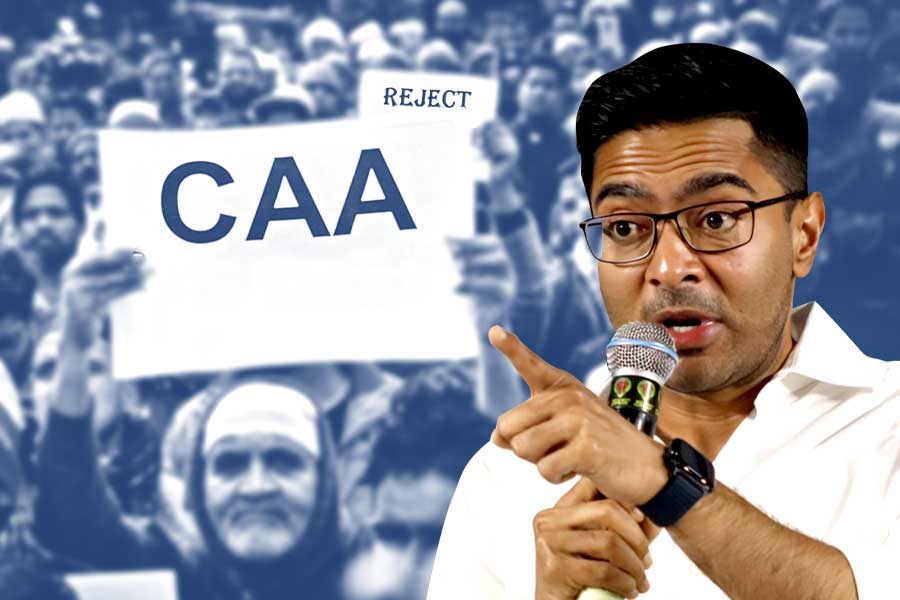 ‘CAA ক্যাম্পের ফাঁদে পা দেবেন না’, অসমে NRC-র কথা উল্লেখ করে সতর্কবার্তা অভিষেকের