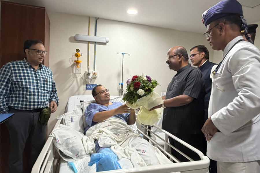 কুণাল সাক্ষাতে রাজ্যপাল, হাসপাতালে ববি-শশীও