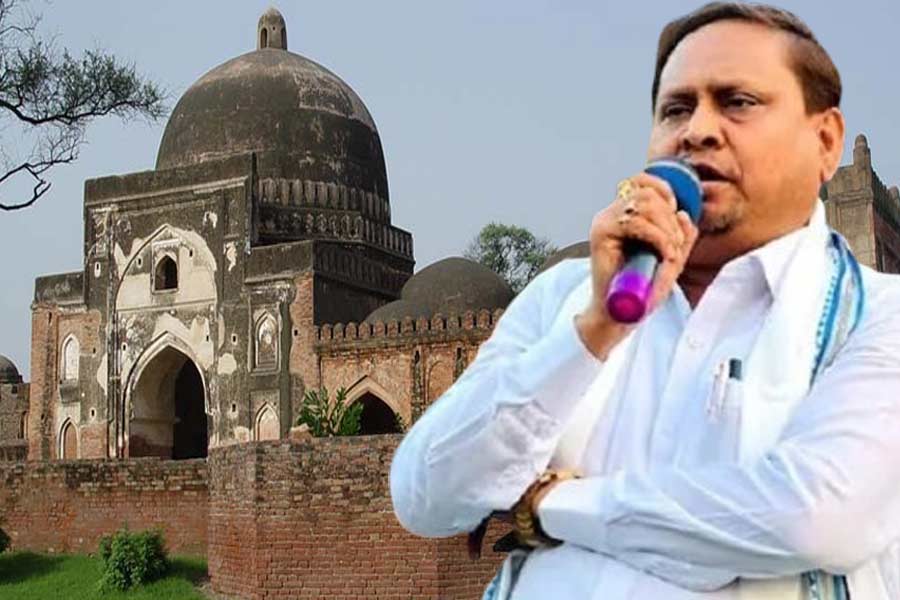 বারবার দলবদল, মেরুকরণের রাজনীতি, হুমায়ুনের দ্বিচারিতায় তিতিবিরক্ত মুর্শিদাবাদ