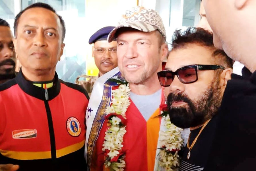 কলকাতায় এলেন ম্যাথাউস, পিছিয়ে পড়া খুদে ফুটবলারদের তালিম দিতে চান বিশ্বকাপজয়ী