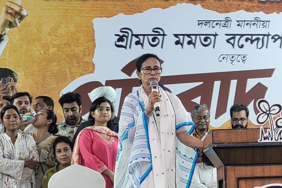 মমতার মঞ্চে মতুয়াদের অগ্রাধিকার, SIR আতঙ্কে পাশে থাকার আশ্বাস ‘দিদি’র