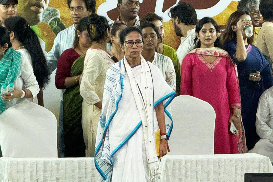 ‘৭ বারের সাংসদ, ৩ বারের মুখ্যমন্ত্রী হয়েও নাগরিকত্বের প্রমাণ দিতে হবে আমাকে?’, প্রশ্ন মমতার