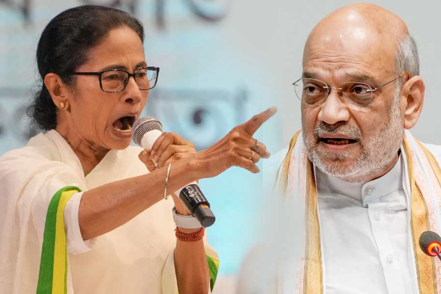 ‘এসআইআর করতে না দিলে রাষ্ট্রপতি শাসন জারি করত’! শাহের বিরুদ্ধে তোপ মুখ্যমন্ত্রী মমতার
