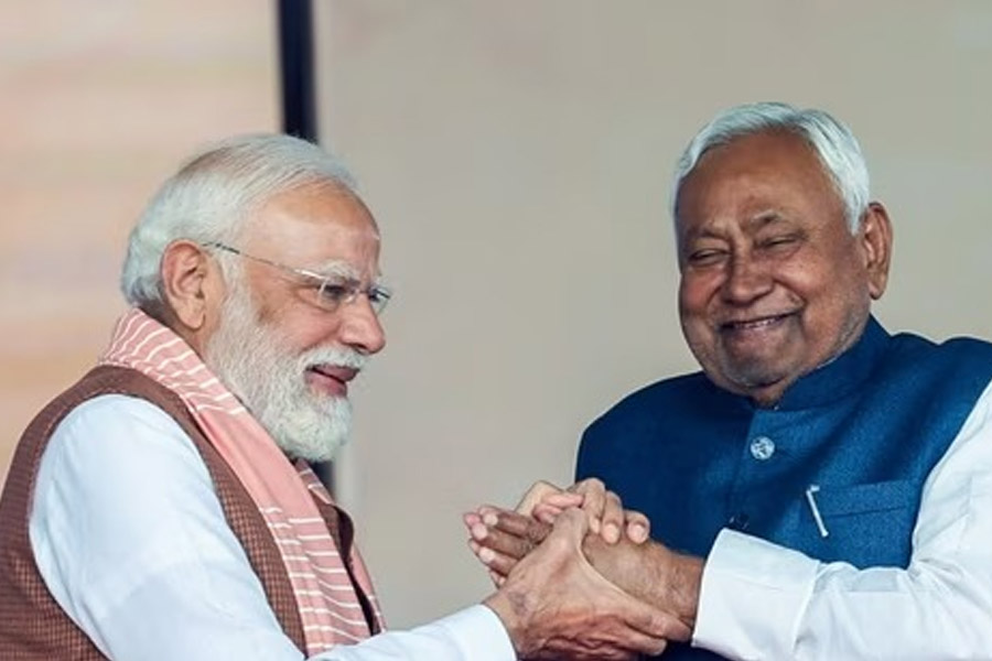বিহারের মন্ত্রিসভায় ১০ ‘পরিবারতন্ত্রের ফসল’, কোনও ভোটে না লড়েই মন্ত্রী কুশওয়াহার ছেলে