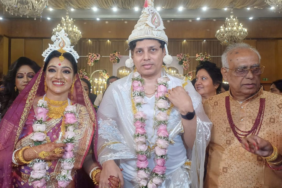 ইন্দ্রজালের বাড়িতে মায়াজাল! বিয়ের পিড়িতে মৌবনী, অতিথি কারা?